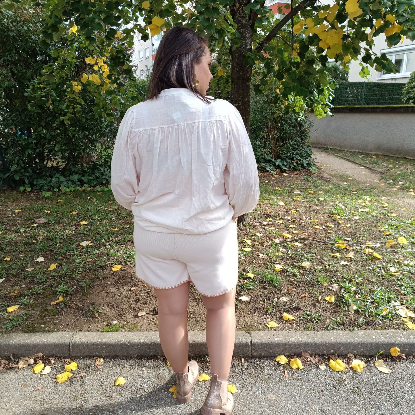 Short beige LAINAGE SURPIQURES