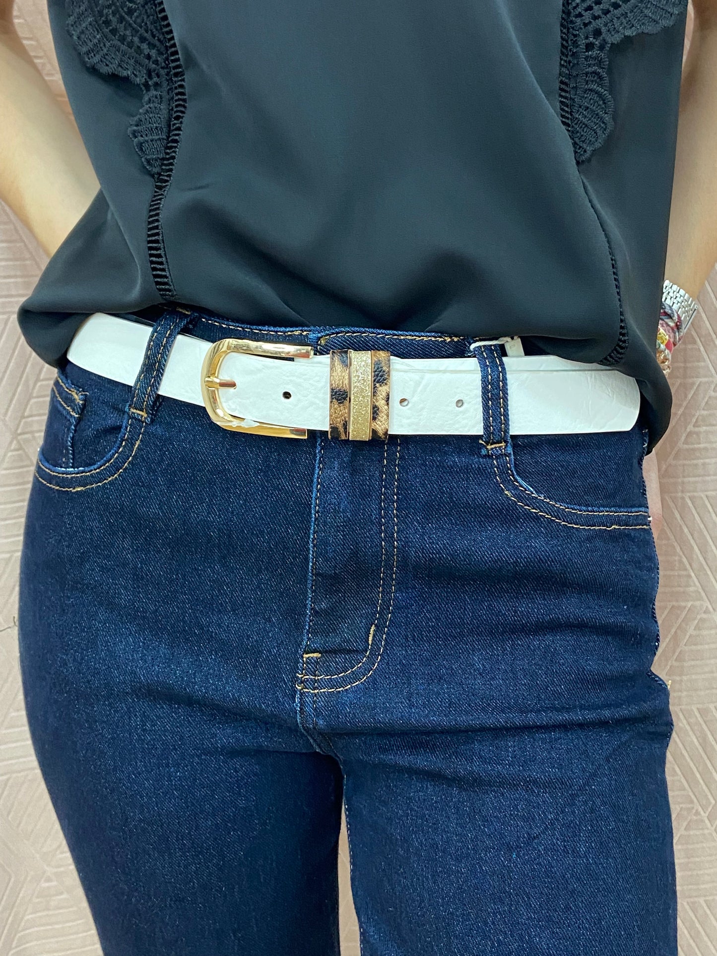 Ceinture blanche LEO đ