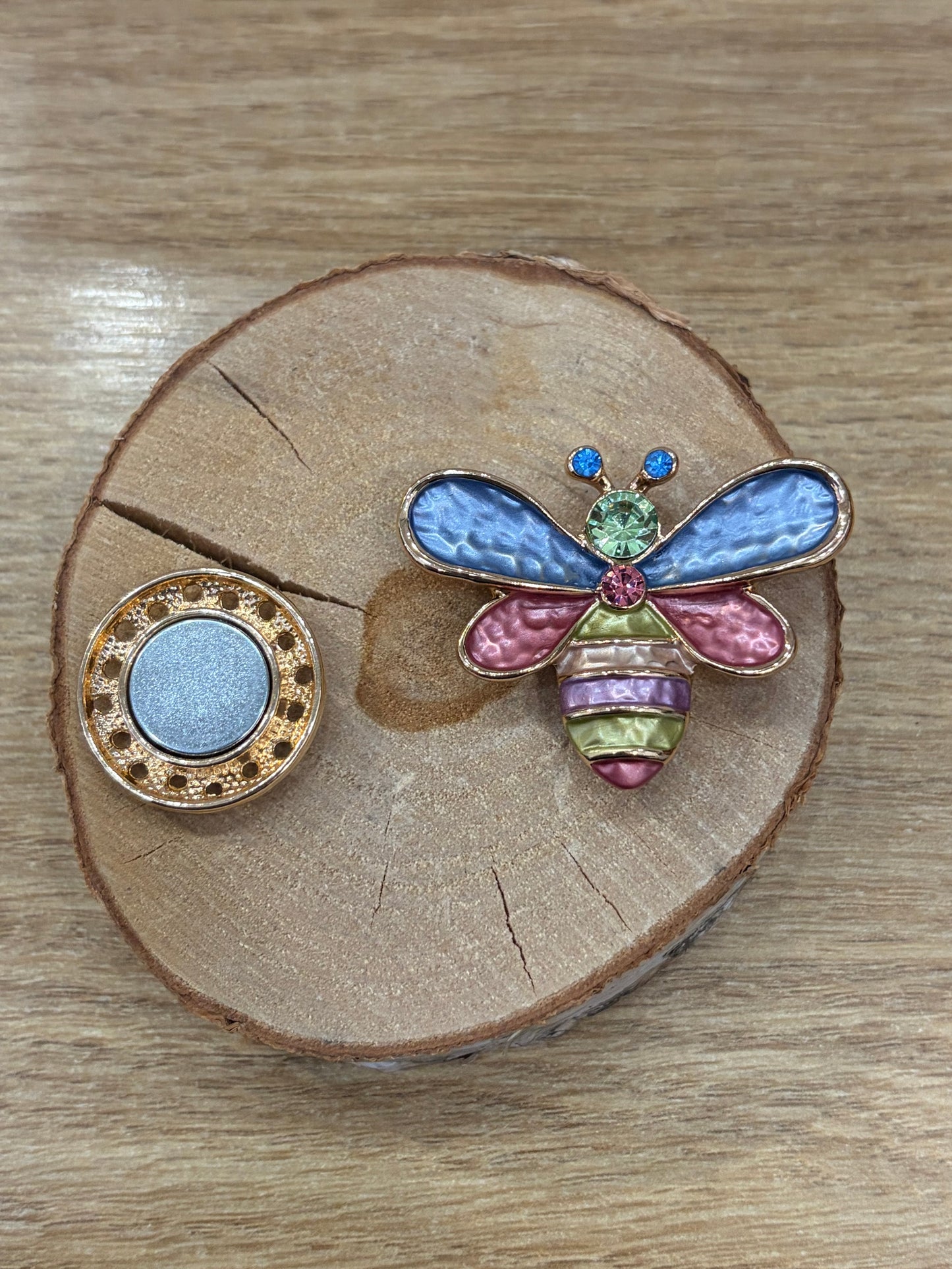 Broche abeille đ multicolore