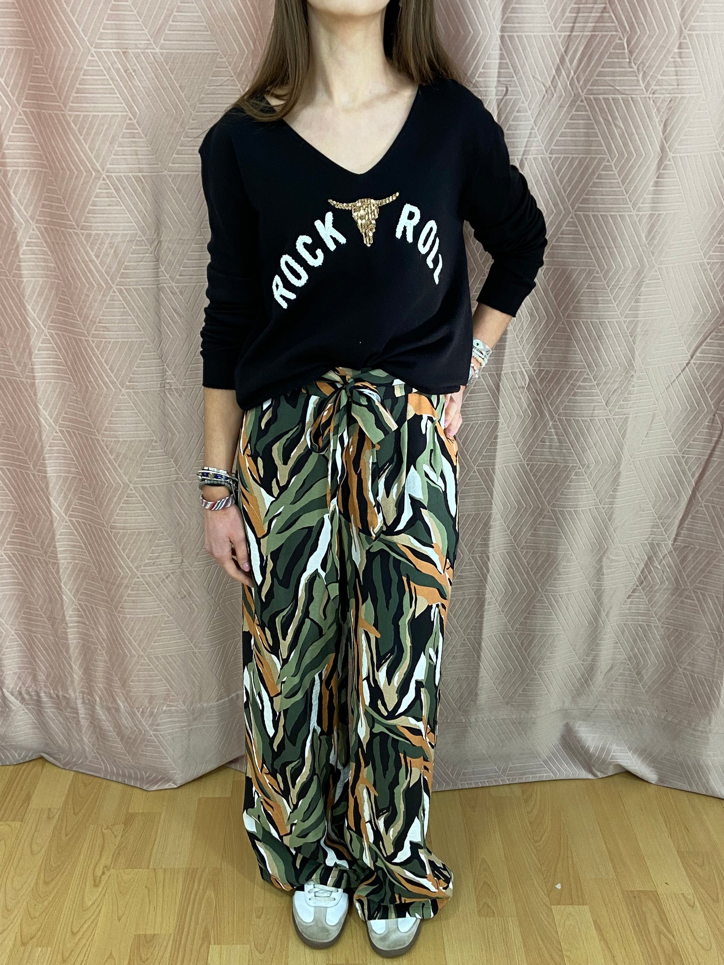 Pull noir BUFFlE
