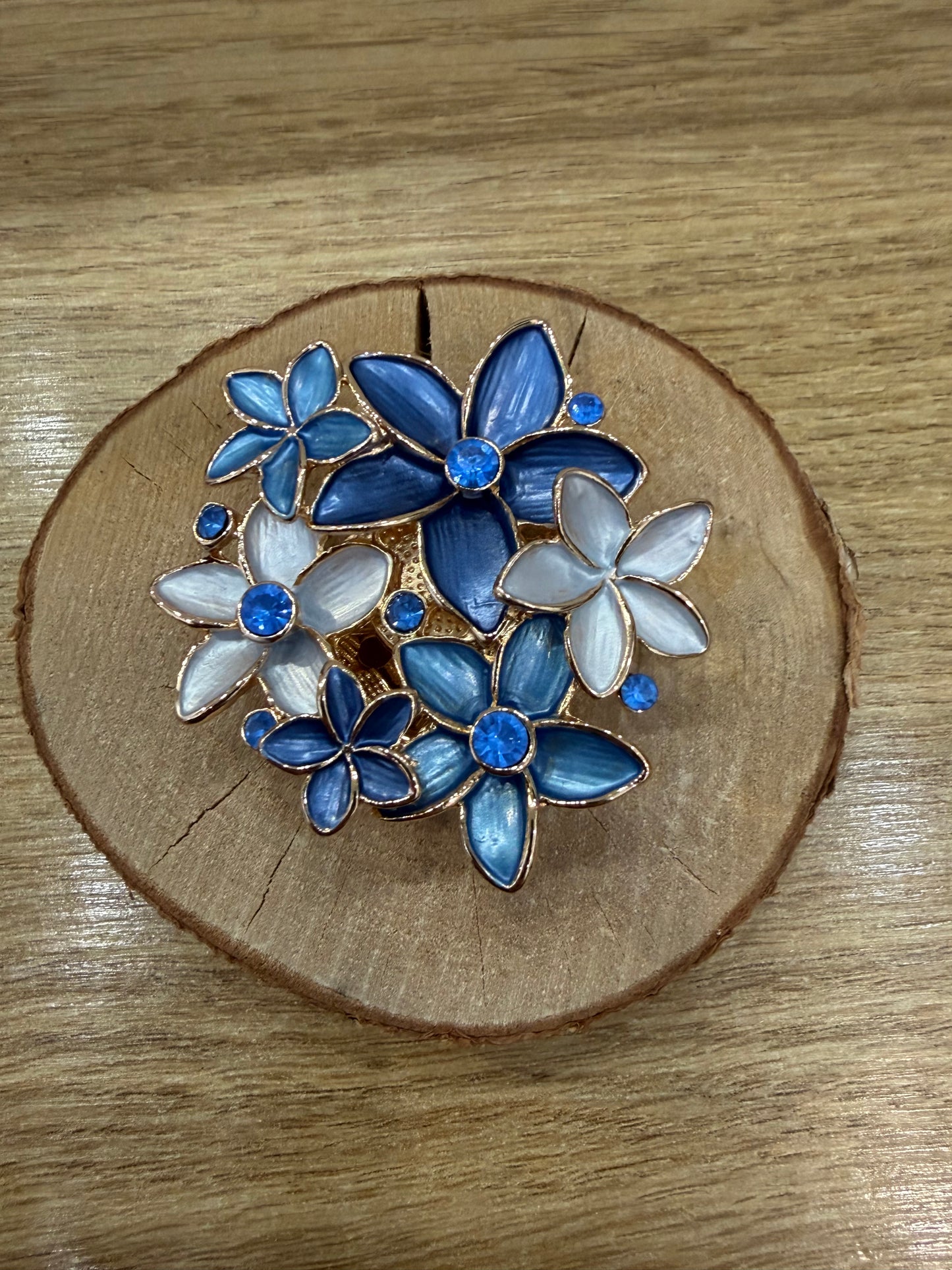 Broche bouquet bleu