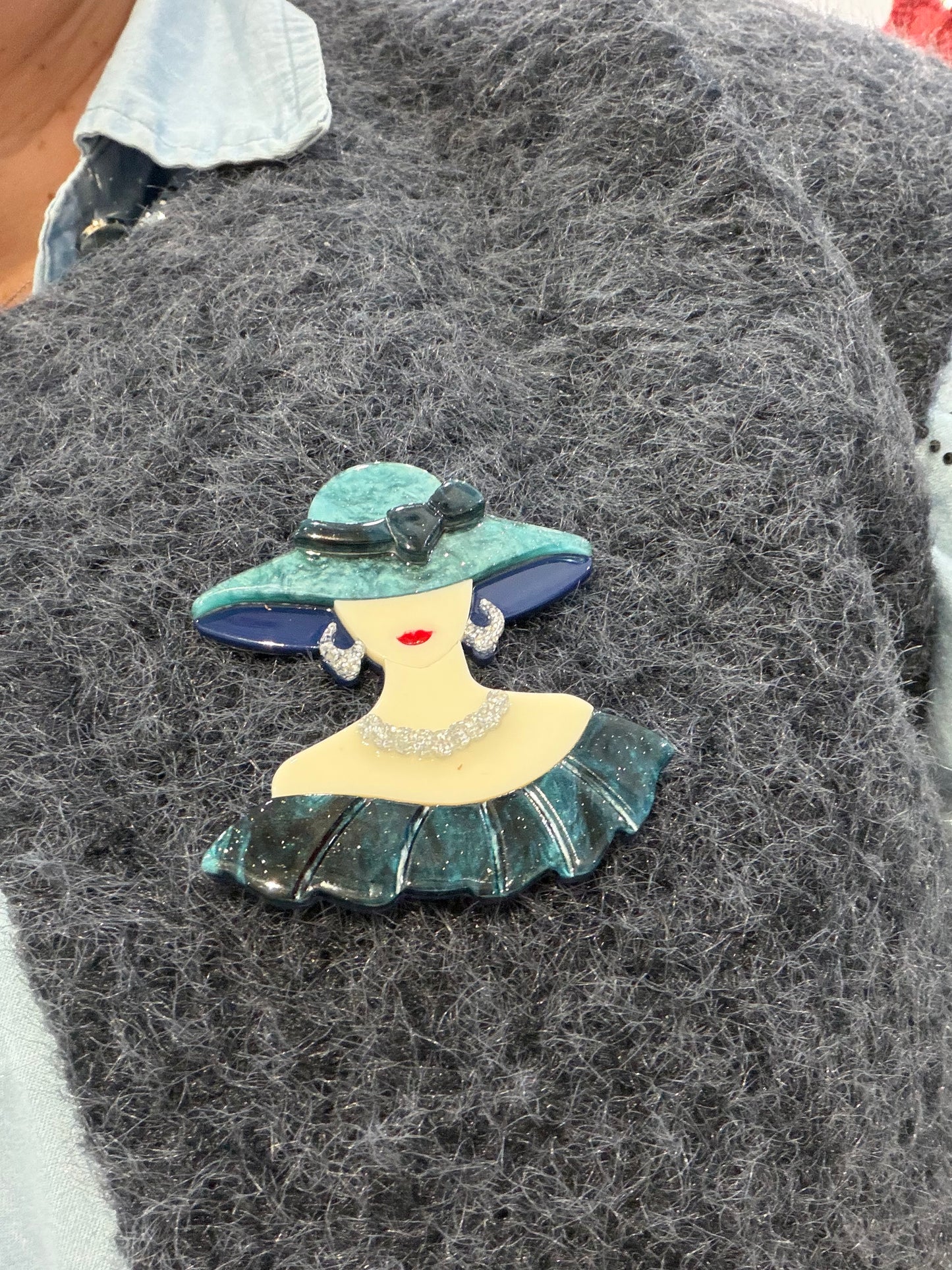 Broche demoiselle 1